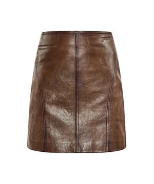 Deze rok met hoge taille straalt gestructureerde elegantie uit met zijn strakke, rechte snit en op maat gemaakte naaddetails aan de voorkant. De licht verweerde textuur geeft het kledingstuk een casual touch, terwijl de gladde tailleband zorgt voor een veilige sluiting voor gemakkelijk dragen. Deze rok is afgewerkt met een eenvoudige rechte zoom en is perfect voor iedereen die op zoek is naar een veelzijdige en chique toevoeging aan zijn garderobe.  Rock