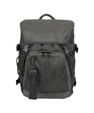 unisex rugzak met gespsluiting. één open binnenzak. één voorkant met externe zakken met ritssluiting. ontbrekende schouderband.  Handvat van gerecycled polyethyleentereftalaat. een binnencompartiment.  extern materiaal.  Binnenkant van gerecycled polyethyleentereftalaat. Afmetingen: 27,5x36,5x18 cm. Modeproduct