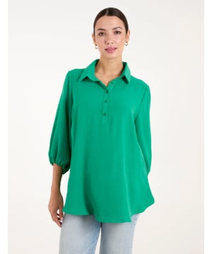Need a workwear piece that shouts chic this summer? Discover this shirt, perfect for making a statement in the office.