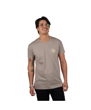 Short sleeve t-shirt Superb.
 Round neckline with ribbed finish.
 Brand print on the front and back.
 Seams seen in tone.
 Composition: 100% cotton
 Care:
- Wash at max. 40ºC.
 - Do not use bleach.
 - Iron at low temperature.
 - Do not dry clean.
 - Do not use dryer.