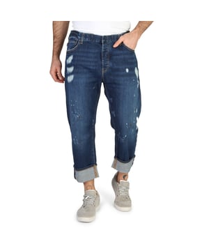 Gender: Man <br> Type: Jeans <br> Fastening: buttons <br> Internal pockets: undefined <br> Pockets: 5 <br> Material: cotton 98%, elastane 2% <br> Model height, cm: 185 <br> Model wears a size: 34 <br> Details: visible logo