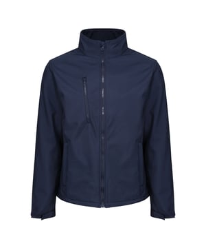 Material: 100% Polyester. Warm gefüttert. Wasserdichte und atmungsaktive, dreilagige Softshell-XPT-Membran. Windabweisende Membran. Langlebiges, wasserabweisendes Finish. 2 Seitentaschen mit Reißverschluss. Brusttasche mit Reißverschluss. Größe (ca Brustumfang): (S): 94-96,5 cm, (M): 99-101,5 cm, (L): 104-106,5 cm, (XL): 109-112 cm, (XXL): 117-122 cm, (3XL): 124,5-129,5 cm.