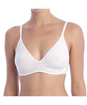 Este sujetador combina elegancia y funcionalidad, diseñado especialmente para mujeres que valoran el soporte natural y la comodidad durante todo el día.

Detalles:

- Sujetador con relleno sin aros.
- Forro de malla estratégicamente colocado para una increíble ligereza y transpirabilidad.
- Esta combinación única de elastano fresco creora®, algodón supima y poliamida proporciona un secado rápido, absorción de humedad y una sensación suave en las manos.
- La malla elástica proporciona una ventilación excepcional.
- Aspecto de rayas finas en jacquard.
- Tirantes fijos ajustables.
- Cierre trasero de gancho y ojal.

Su diseño atemporal y funcionalidad lo convierten en un sujetador sin aros imprescindible para el día a día. Perfecto para quienes priorizan la comodidad sin renunciar al estilo.
 Composición: 71% Poliéster, 13% Elastano, 12% Algodón, 4% Poliamida,
 Cuidados:
- Lavar a máquina máx. 40ºC.
- No usar blanqueador.
- No usar secadora.