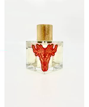 Capturing secret desire and serenity, the Heart Notes will ensure its wearer will feel like the ultimate lover. Opening with a complex citrus wave of bergamot and saffron, the scent gracefully evolves to its powdery heart of cinnamon, black pepper, and dusky rose. This supreme air continues into the fragrance’s dignified base, where patchouli lingers lustily with sandalwood and amber, rounding off the unusual scent of complex citrus, powdery richness, and ultimately, enveloping you into its beautiful creamy wooden base, full of regal love.

Top Notes 
Bergamot, Saffron

Heart Notes 
Cinnamon, Clove, Black pepper, Rose, Powdery notes

Base Notes 
Sandalwood, Patchouli, Amber