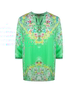 Inoa Versailles Gardenia 1202120 Green Milano Blouse. Show off your style wearing the Inoa Green Blouse. Its flattering Print make it a timeless piece for your wardrobe. Crafted from luxurious fabric, you'll make a statement with every wear. Make a statement in style!. 100% Silk, Green Floral Design. Long Sleeve, V-Neck. This Item is suitable for sizes UK 8- UK 14. Product Style: Versailles Gardenia 1202120