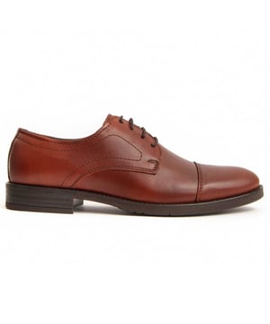 Hecho en España. Garantía Purapiel, 10 años de garantía. Zapato de cordones clásico para hombre. Fabricado en cuero 100% natural libre de Cromo VI. Materiales de máxima calidad. Suela de goma antideslizante. Plantilla acolchada. Fabricado por otras marca para nuestra marca.