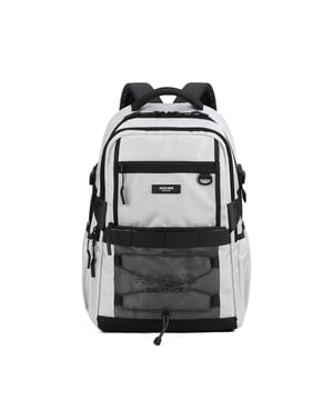 Unisex-Rucksack mit Reißverschluss. Multifunktionstaschen Innentaschen. drei mit Reißverschluss und zwei seitlich offene Außentaschen. fehlender Schultergurt. im Stoffgriff. Innenfächer. RucksackUnisex-Außenmaterial, innen mit Polyester gefüttert. Maße: 34x19x47 cm. Modeprodukt