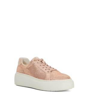 A classic trainer with a contemporary twist, Estrids will add an element of laid back luxe to your off-duty and weekend wardrobe. This modern style features our logo on the tongue and a subtle interlocking double D logo on the back of the heel. Resting on a chunky cup sole for extra comfort and style.