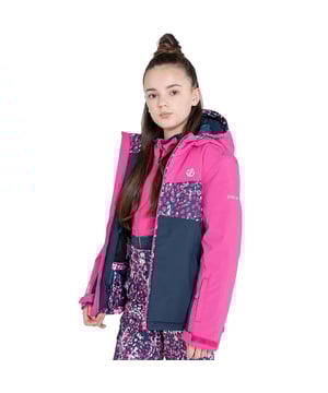 Recycled waterproof & Breathable twill fabric - Ared 20/20. Durable water repellent finish. Taped seems for complete waterproof protection. High warmth padding. Complete ski features (Inc ski pass pocket and fixed snowskirt. Grown on hood with elastication. 2 x zipped lower pockets. Adjustable cuffs. Adjustable shockcord hem age 7+. Inner zip pocket. Internal mesh stow pocket. Reflective details for enhanced visibility. This product recycled 10 plastic bottles (500ml size).