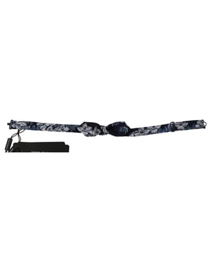 100% authentieke Dolce & Gabbana vlinderdas
  Exclusief ontwerp uit de Dolce & Gabbana-collectie
  Marineblauwe bloemenprint
  Gebonden model
  Gemaakt van 100% zijde
  Verstelbare nekband
  Een maat
  Gemaakt in Italie