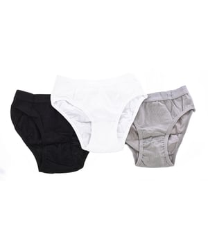 Pack of 3 girl's panties.
 Color Grey-black-white
 Rubber waistband, with the brand name embroidered.
 breathable fabric
 Seams seen in tone.

 Composition: 95% Cotton, 5% Elastane

 Care:
 - Wash at max. 40º.
 - Do not bleach.
 - Do not use dryer.
 - Do not iron.
 - Do not dry clean.
 Composition: 95% Cotton, 5% Elastane
 Care:
Care:
 - Wash at max temperature. 40º.
 - Do not use bleach.
 - Do not use dryer.
 - Do not iron.
 - Do not dry clean.