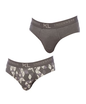 Pack of 2 basic men's briefs with plain designs or classic prints. Top quality men's underwear!

 Our cotton briefs are made from a highly breathable fabric that promotes rapid evaporation of sweat and allows for optimal air circulation, helping to maintain excellent intimate hygiene and a long-lasting feeling of freshness. Anatomical front with the ability to hold without squeezing.

 For those who value both comfort and style in everyday underwear, these classic briefs are perfect. They are made from 95% cotton and 5% elastane, fabrics that guarantee softness, elasticity and an exceptional fit.

 High Quality & Durable Cotton We only use high quality cotton, carefully selected to ensure long life, soft texture and superior resistance to wear and deformation, even after numerous washes and prolonged use.

 Men's cotton briefs are the perfect gift for any occasion and person... For yourself, your father, brother, son, nephew, friend... On his birthday, anniversary, Christmas, New Year.

 Choose style, quality and comfort with Kisses&Love!
 Composition: 95% Cotton, 5% Elastane
 Care:
- Wash at max temperature. 40º.
 - Do not use bleach.
 - Do not use a dryer.
 - Do not iron.
 - Do not dry clean.