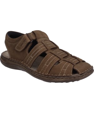 Nuestras sandalias están fabricadas por nosotroscon piel nobuk muy duraderas. La práctica cremallera facilita el acceso en las sandalias. El modelo además está provisto de las típicas costuras a mano de JOSEF SEIBEL. Vincent 06 ofrece a los pies un ajuste extra gracias a la anchura G. Vincent 06 le da la libertad de seguir su propio camino.