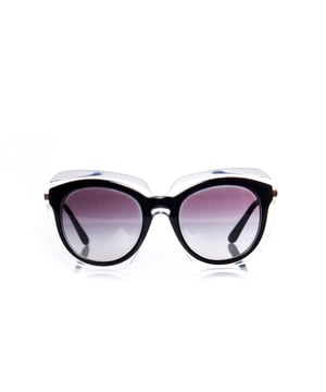 VINTAGE, RRP AS NEW
Dolce & Gabbana, Oversized Black on transparent sunglasses. This item is in very good condition and comes with its original case.
 • CONDITION: very good condition

• MEASUREMENTS: height lens 6.4 cm, width lens 7.5 cm, width frame 14.5 cm

• FABRIC: plastic

• CARE: dry cleaning

• COLOUR: black, clear
