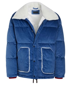 97% algodón, 3% elastano; chaqueta Tommy Hilfiger; Modelo: RE0RE00106456; cuello de peluche; Dos bolsillos exteriores; Mano de obra de alta calidad; Tapeta con botones en la parte delantera