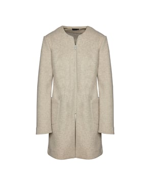 Long sleeve coat in plain mélange fabric. Round neckline. Fastens with a thick plastic zip, tone on tone. The zip starts at the neckline and stops 30cm above the hem. Square patch pockets at the sides. Darts at the bust for the perfect fit.  2 decorative vertical seams in the front and 2 in the back. Lined only in the sleeves. Slightly fitted. Hits above the knee.
