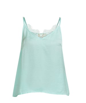 Deze mooie kanten top van myMo is gemaakt van een zacht vallend satijn. De V-hals aan de voorkant heeft een kanten rand en smalle, individueel verstelbare spaghettibandjes. Deze kanten top geeft iedere outfit een bijzondere touch en is op vele manieren te combineren!  Kanten topje
