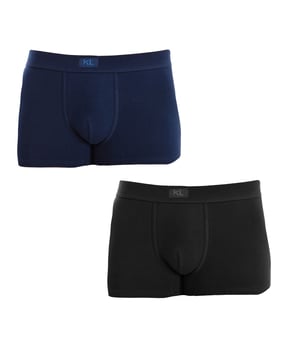 Pack-2 Boxers Kisses&Love
Color Negro-azul
Cinturilla de goma elástica.
Detalle del nombre de la marca en la cinturilla.
Tejido transpirable.
Frontal anatómico con capacidad de sujetar sin apretar.
Costuras vistas a tono.

Composición:  95% Algodón, 5% Elastano

Cuidados:
- Lavar a temperatura máx. 40º.
- No usar lejía.
- No usar secadora.
- No planchar.
- No lavar en seco.