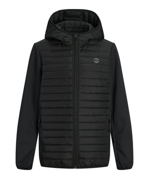Diese Steppjacke für Jungen ist der perfekte Begleiter für die Übergangszeit. Sie ist normal geschnitten und aus hochwertigen Materialien gefertigt. Somit ist sie sehr angenehm zu tragen, bequem und warm.  Der Reißverschluss schließt die Kapuze zu einem hohen Kragen, der vor Wind, Kälte und Nässe schützt. Die zwei seitlichen Reißverschlusstaschen bieten Platz für Essentials oder kalte Hände. Das Futter aus Kunstdaunen hält angenehm warm, ohne zu beschweren. Die Ärmel mit Gummizug an den Handgelenken verhindern das Eindringen von Kälte und das Verrutschen der Ärmel. Die kontrastfarben gehaltenen Reißverschlüsse setzen ein dezentes optisches Highlight. Abgerundet wird das Design mit einem kleinen Label-Print auf der Brust.