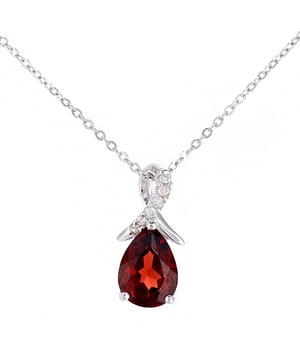 9K (375) White Gold: 1.08gr; # Diamond: 0.02ct; # Garnet: 0.94ct