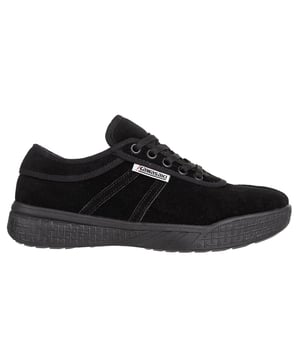 Nuestro zapato de ante Leap es un zapato básico y grueso que encantará a tus pies. La fresca superficie de ante añade más detalles a un zapato que, por lo demás, es clásico, y completa tu atuendo. La suela elástica te permite dar un largo paseo o practicar otra actividad al aire libre. Con el zapato de ante Leap obtendrás un calzado cómodo y moderno que se adapta a todos tus conjuntos.Detalles del producto. Cordones regulables para un ajuste adecuado. Disponible en cinco colores diferentes. Unisex. Zapato ligero. El zapato de cordones de corte bajo permite la rotación y la flexibilidad. Parte superior: ante de vaca. Suela: EVA + RBGuía de tallas/ajuste. Si estás entre dos tallas, te recomendamos que elijas la más grande.Guía de lavado