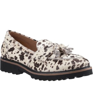 Een moderne chunky twist op een klassieke loafer, gemaakt met onze ZeroG superlichte zool en cushion comfort memory foam is deze schoen een geweldige keuze voor elke dag.