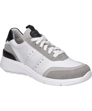 Het leer mix zorgt voor duurzaamheid. Ons slimme Sluiting met buccale zorgt voor een stevige grip in de schoen. Dit model heeft een uitneembare zool om zich te kunnen omkleden. De productiemethode Strobel, typisch voor sneakers, maakt de schoen bijzonder slijtvast. Met de G-schoen breedte, biedt de sneaker Giulietta 01 een normale wijdte. Geniet van uw vrije tijd met onze alledaagse begeleider.