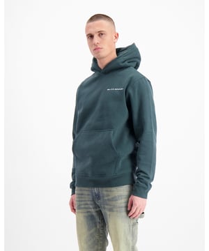 51% Polyester | 49% Baumwolle Reguläre Passform Kängurutasche BLCK BNNS-Logo auf der linken Brust