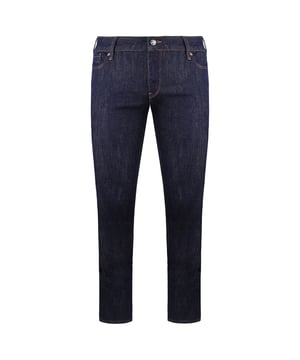 The super skinny jeans in indigo is made of sustainable denim,using blue sign approved fabric and a wash process which minimises energy, waste and water consumption.