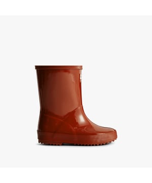 Hunter ORIGINAL KIDS FIRST Wellies Military Red

 Upper Material: Rubber

Lining Material: Polyester

Sole Material: Rubber

Closure/Fastening: Pull-On

Features: Comfort,Slip Resistant,Vegan,Waterproof

Toe Shape: Round

Shoe Width: Regular

Item Weight: 0.85 KG

Heel Height: Flat (Under 2.5cm)

Shoe Shaft Height: Mid-Calf

Boot Style: Wellingtons

Gift Boxed: No
Product Code: HFRK0003242-MR