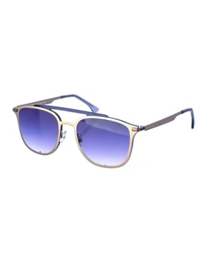Gafas de sol Armand Basi con montura de metal.
 Color Plateado-negro
 Forma rectangular.
 Lentes de color Negro degradado
 Patillas metalicas y acabado en acetato.
Nombre de la marca grabado en la lente.
 100% Protección UV. 
 Incluye una funda de tela de protección.
 Los colores reales del producto pueden variar ligeramente con respecto a los colores que muestra su monitor.
 
 Medidas  Ancho lente: 55 mm. Puente: 20 mm. Patillas: 145 mm.
 
 Limpiar las gafas con agua y jabón (neutro).
 - No utilice paños sucios o abrasivos, que puedan alterar las características de los filtros.
 - Utilice solo accesorios y repuestos originales.
