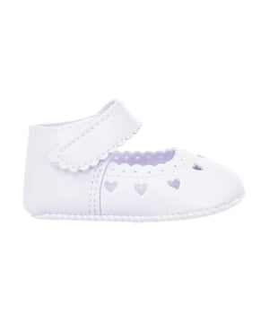 Soepele babyschoentjes.
 Buitenkant van polyleer.
 Enkelbandje met klittenbandsluiting aan de zijkant.
 Hartmotief op de voorkant.
 Zachte textiel binnenkant.
 Microvezel zool.
 Naden in toon zichtbaar.
 Samenstelling: Buitenkant: Polyleer; Binnenkant: Textiel; Zool: Textiel
 Onderhoud:
Reinigen met een natte doek.