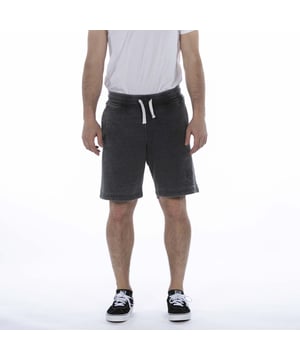 Especificaciones: Shorts de felpa en mezcla de algodón con lavado efecto flameado, cintura elástica ajustable con cordón, bolsillos laterales y logo impreso en la parte inferior izquierda, bolsillo trasero con etiqueta personalizada Corte: Regular El modelo lleva la talla: M Altura del modelo: 180 cm