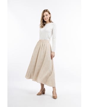 Dieser Maxirock von DreiMaster Klassik ist elegant und vielseitig zugleich. Das lange Design aus weichem, fließendem Material ist angenehm unkompliziert und hat ein frisches Pünktchenmuster. Eine elastische Taille und ein durchgehendes Innenfutter sorgen für mehr Komfort.  Midirock