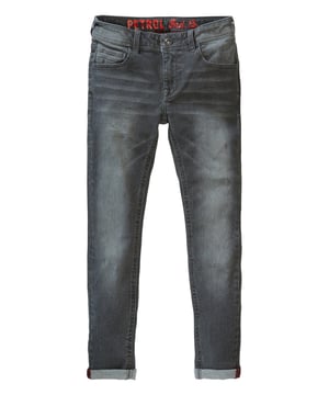 De Nolan is met zijn narrow fit onze meest hippe jeans. Hij heeft een strakke pasvorm, maar de flinke portie stretch zorgt ervoor dat deze spijkerbroek toch lekker zit. De Nolan Narrow Fit is een 5-pocket model en heeft een stoere wassing.Essentials CollectionNarrow FitStoere wassing5-pocket modelRitssluitingStretchdenim98% katoen, 2% elastaan