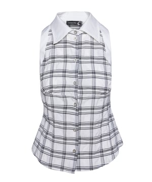 Mantén el estilo informal con esta camisa de cuadros de Conquista. Confeccionada en un tejido ligero, esta prenda de estilo campestre añadirá un poco de "yeehaw" a tu armario esta temporada. El cuello de color liso crea contraste. Cierre delantero con botones. Sin mangas. La modelo mide 178 cm y lleva la talla 36/S. Blusa CONQUISTA de tejido de cuadros blancos y negros, cuello y ribete en la sisa de color blanco liso, bajo irregular, tapeta de botones con cierre delantero, espalda deportiva, sin mangas y elástico bajo la cintura.