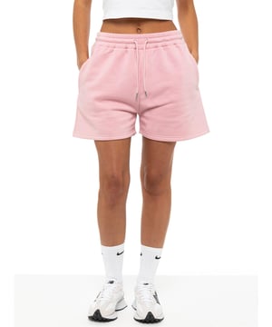 Enzo Sweat shorts. Cintura ajustable con cordón. Vellón interior cepillado hacia atrás. Ajuste relajado para ropa casual. 2 bolsillos laterales. 50% algodón, 50% poliéster. Lavable a máquina. Disponible en 4 colores.