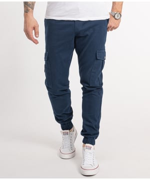 Die Chino Hosen von Rock Creek eignen sich ganz ausgezeichnet für legere Casual-Looks. Sie bieten eine angenehm weite Passform und sehen dabei auch noch richtig lässig aus. Beim gemütlichen Stadtbummel, beim Familienausflug oder in der Uni leisten die komfortablen Hosen gute Dienste. Darüber hinaus zeichnen sich die Chinos von Rock-Creek durch eine erstklassige Verarbeitung und eine hohe Qualität aus.