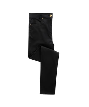 Klassieke gesneden chino met twee voorvakken met klinknageldetails. Twee opgestikte zakken aan de achterzijde. Riemlussen om een riem te vergemakkelijken. Bedekte YKK-ritssluiting met enkele metalen knoopsluiting op de tailleband. Stretchstoffen voor maximaal comfort. Wassen op 40 graden. Materialen: 63% polyester, 35% katoen, 2% elastaan.