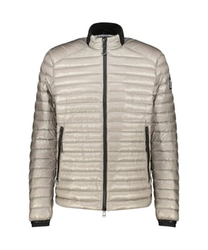 Belstaff Airframe Beige Daunengefüllte Jacke. Erleben Sie das Nonplusultra an Vielseitigkeit und Stil mit der Belstaff Beige Jacke. Diese Jacke bietet sowohl Wärme als auch ein modisches Design, mit dem Sie mühelos von einem lässigen Tageslook zu einem schicken Abendensemble wechseln können. Bleiben Sie gemütlich und sehen Sie umwerfend aus mit dieser unverzichtbaren Jacke!. Daunenjacke, Material: 100% Polyamid, Füllung: 90% weiße Entendaunen, 10% weiße Entenfedern. Markenemblem am linken Ärmel, Leichtgewicht. Runder Halsausschnitt, Gepolstertes Design, Reißverschluss, Beige Jacke. Stil: Airframe Jacke Weiß