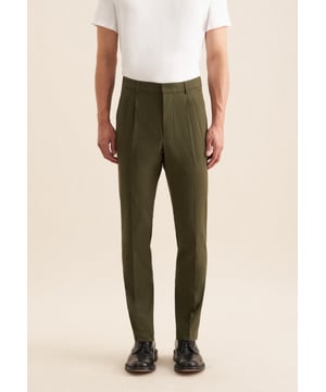 : Ihre Silhouette wird stilvoll inszeniert mit der Chino von Seidensticker aus der "SMART CASUAL" Kollektion. Sie ist ein perfekter Begleiter, der sich ideal für Freizeit, Homeoffice, Büro oder Veranstaltungen eignet und zu vielen unterschiedlichen Looks passt. Twill wird besonders hochwertig gewebt. In Kombination mit einer Baumwollmischung ist sie bequem zu tragen und mit schräg umlaufender Struktur außerordentlich griffig. Ein vielseitiger Klassiker, der moderne Outfits stilvoll ergänzt.