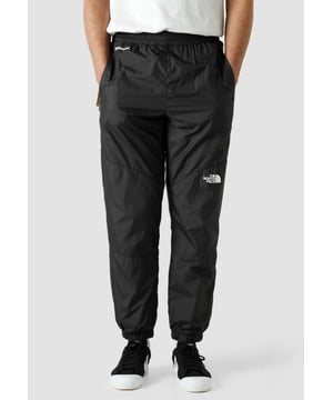 The North Face creates pieces that were designed for the outdoors. These Hydrenaline 2000 pants are made to ensure that the weather doesn’t ever stop you. Made with a water-shedding durable finish and a wind-blocking WindWall™ technology to keep you both warm and dry. Made with plenty of pockets and added flexibility, they’re perfect for hiking and climbing. 100% Recycled Polyester. Elasticated Waistband. 2 Hand Pockets. Printed Branding.