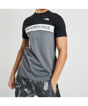 The North Face Men's Woven Colour Block T-shirt.
Crew Neck, Short Sleeve.
This Regular-fit Tee Is Made from Soft Cotton Fabric.
Classic Cut and Is Finished with Signature The North Face Branding to the Chest.
100% Cotton.
Machine Washable.