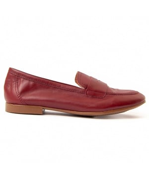 Hecho en España. Garantía Purapiel, 10 años de garantía. Mocasín casual para mujer. Fabricado en piel natural sin cromo VI. Calce cómodo.