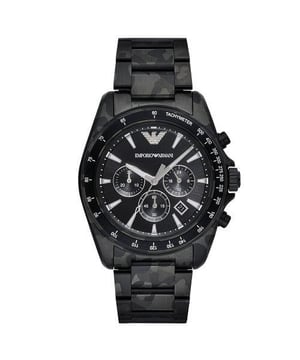 Die Emporio Armani ist ein zeitloses Stück für Menschen, die die kleinen Extras im Alltag schätzen. Diese Uhr ist sorgfältig mit einem runden Gehäuse aus gehärtetem Stahl mit schwarzem Deckdruck und dunkler Tachymeterlünette ausgestattet. Diese robusten Materialien garantieren eine lange Lebensdauer des Artikels und einen zufriedenen Besitzer in den kommenden Jahren. Das mehrfarbige dunkle Zifferblatt und die silbernen Zeiger werten das Erscheinungsbild der Uhr auf und verleihen ihr eine raffinierte Note. Dieses Stück enthält außerdem einen intensiven Mineraledelstein zum Schutz des Zifferblatts und ein japanisches Quarzwerk.