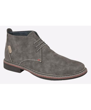 Elevate your smart casual style with these Goor Belize men's desert boots, presented in a classic silhouette with intricate stitch detailing and a sleek synthetic nubuck upper, combined with a padded sockliner for premium comfort and style.
- Synthetic Nubuck upper
- Intricate stitch detailing
- Padded sockliner
- Secure lace fastening
- TPR Sole
