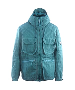 C.P. Company BA-Tic Hooded Shaded Spruced Field Jacket. Stay warm throughout fall and winter with C.P. Company Coat. Built and designed with comfortable pockets and logo on the Sleeve, this jacket is equipped to withstand the elements. Brave the outdoors in style and confidence with this sturdy and fashionable jacket!. Branded Lens Badge, 100% Cotton, Filling: 75% Cotton, 25% Polyester. Flap Front Pockets, Hooded Jacket, Coat, Helly Stevenson Waxed Cotton, Detachable Inner Jacket. Regular Fit, Fits True To Size,. Style Code: 13CMOW092A 006237G 861
