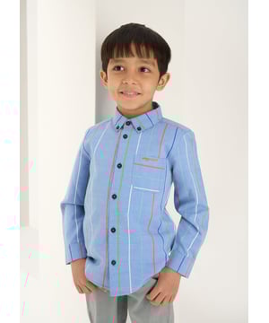 Our new multi stripe shirt is crafted from classic Oxford cotton to give a smart profile. Regular cut with a button down collar. patch pocket and high build logo on back neck. Timeless.. About Me: 100% Cotton. Look After Me: Think Planet. Wash At 30C.