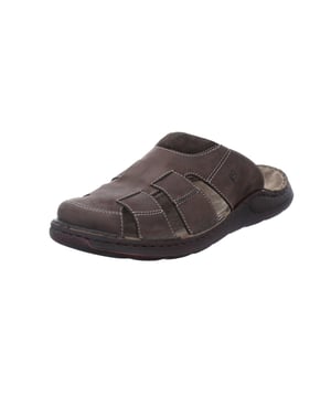 Estas sandalias están fabricadas con piel de vaca de primera calidad, lo que los hace muy duraderas. La precisa costura a mano también convence por su calidad. Gracias al ancho G nuestras sandalias ofrecen gran amplitud para los pies normales. Maverick 02 le da la libertad de seguir su propio camino.