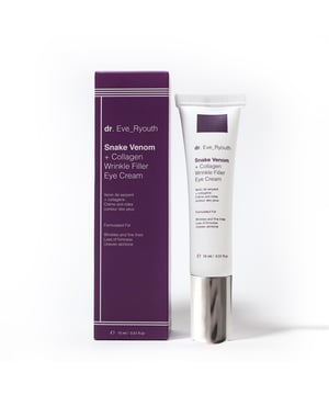 Slangengif + Collageen Rimpelvuller Oogcrème 15ml
 
 Samengesteld voor:
 Rimpels en fijne lijntjes
 Verlies van stevigheid
 Ongelijkmatige teint
 
 Wrinkle Filler Eye Cream is speciaal geformuleerd voor kraaienpootjes en fijne lijntjes en rimpels rond de ogen. Het bevat een synthetische slangengifpeptide die diepe rimpels en fijne lijntjes helpt te verminderen, dit in combinatie met collageen en retinol.
 
 Feiten:
 +1 super rimpel ingrediënt
 +2 super hydraterend ingrediënt
 +2 super hydraterende ingrediënten
 + Meer dan 10 actieve ingrediënten in totaal
 
 Belangrijkste ingrediënten
 Slangengifpeptide
 Slangengifpeptide is een synthetische peptide die de effecten nabootst van Waglerin 1, een bestanddeel dat voorkomt in de giftige Temple Viper-slang. Het werkt door het verminderen van spiercontracties in het gezicht en vermindert de celbeweging, waardoor de huid glad blijft en rimpels en fijne lijntjes worden verminderd.
 
 Collageen
 Collageen komt van nature voor in onze huid en naarmate we ouder worden vertraagt de productie van collageen. Als huidverzorgingsingrediënt heeft collageen tot doel de huid voller te maken en er voller uit te laten zien door vocht en hydratatie naar de huid te brengen.
 
 VITAMINE-A / RETINOL / RETINYLPALMITAAT
 Retinylpalmitaat is de ester van retinol (vitamine A) gecombineerd met palmitinezuur, een verzadigd vetzuur. Retinylpalmitaat wordt beschouwd als een minder irriterende vorm van retinol en een zachter ingrediënt voor de gevoelige huid. Het heeft een vergelijkbaar effect als Retinol, dat bekend staat als een van de beste ingrediënten ter wereld voor huidverzorging tegen huidveroudering. Het heeft als effect dat het herhaaldelijk afwerpen van de bovenste huidlaag de huid dwingt om nieuwe cellen aan te maken, waardoor de huidvernieuwing wordt gestimuleerd en rimpels minder zichtbaar worden.
 
 Gebruik: Knijp een hoeveelheid ter grootte van een erwt op je ringvinger en dep zachtjes rond de ogen.
